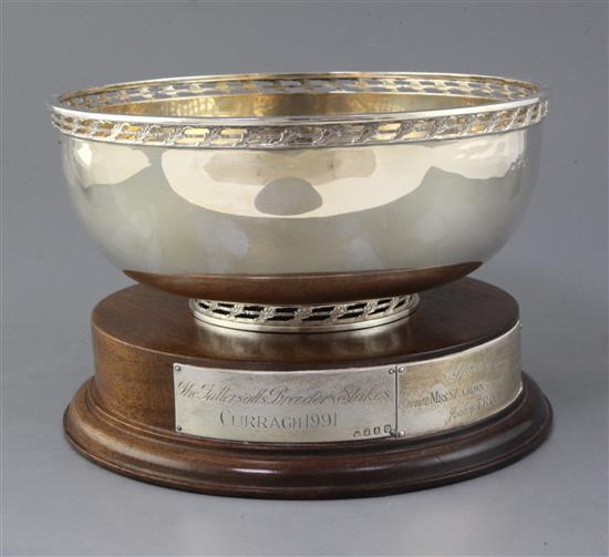 A modern silver presentation rose bowl by A.E. Jones Ltd, 27 oz.